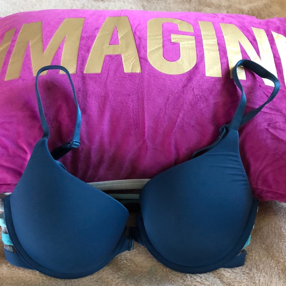 Victoria Secret Front Clasp Padded Push-up Bra